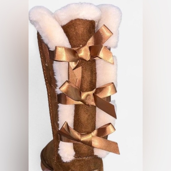 LUXURIOUS  FASHION BOOT NIB  NOT UGG Chestnut Boots with Satin Bows - Picture 3 of 3